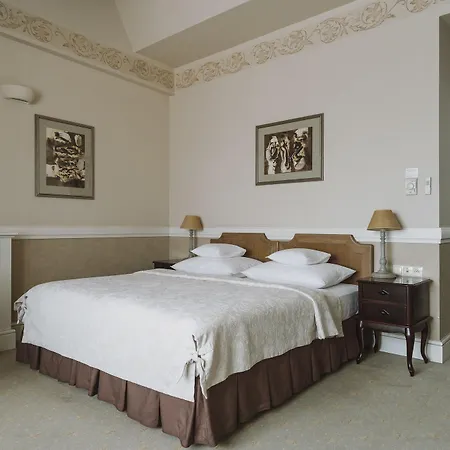 Art Otel 4*