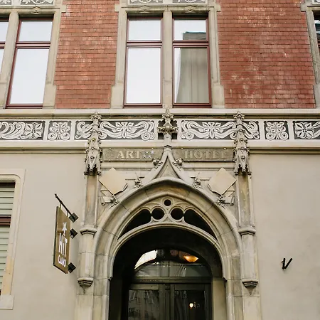 أرت فندق فروتسواف