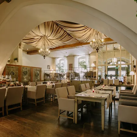 أرت فروتسواف