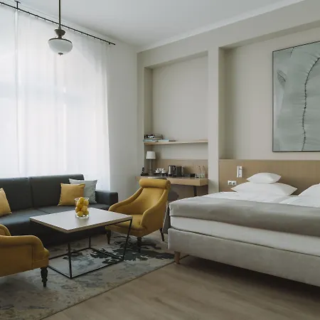 أرت فروتسواف